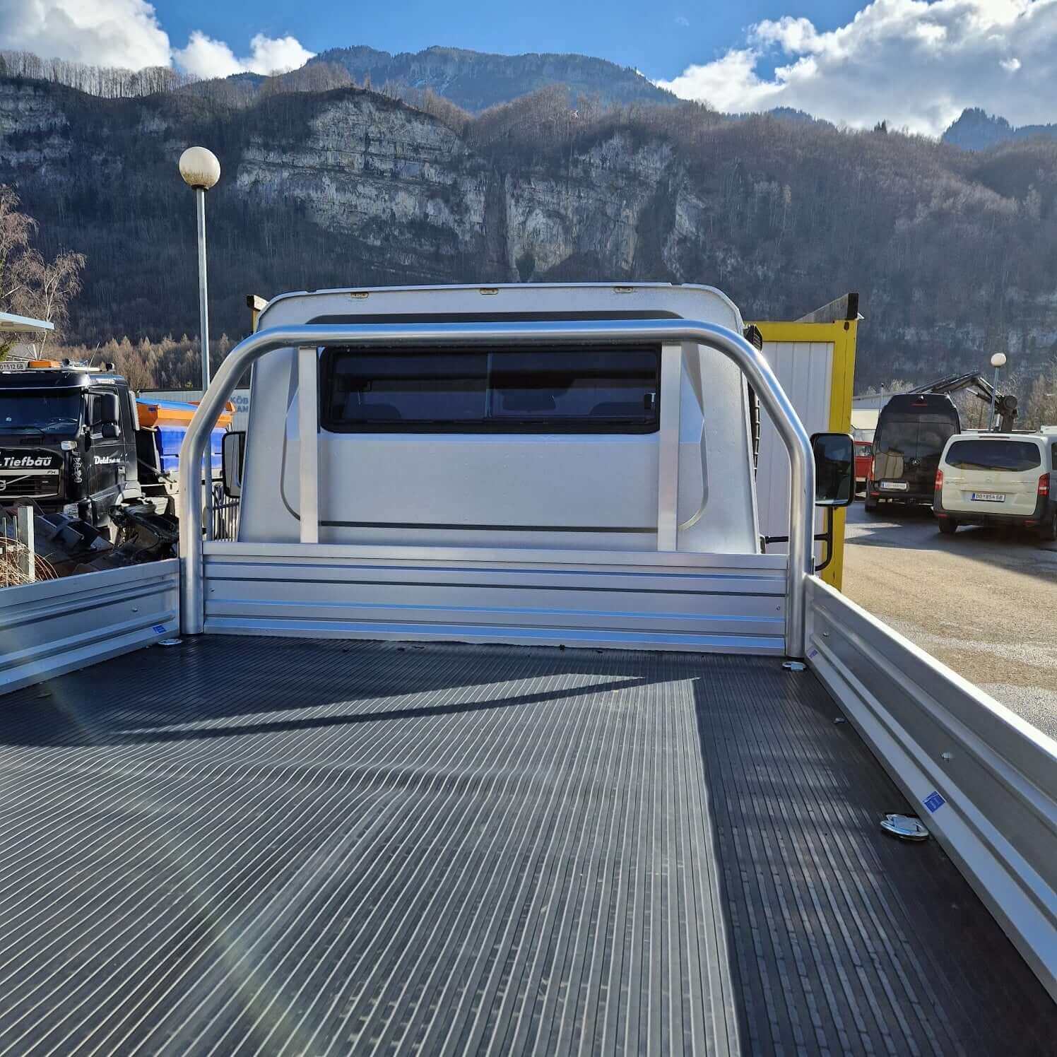 Flatbed UTE Tray Silver including side walls & cabin protection